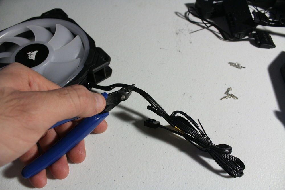 Cutting the cables while keeping orientation and side reference.