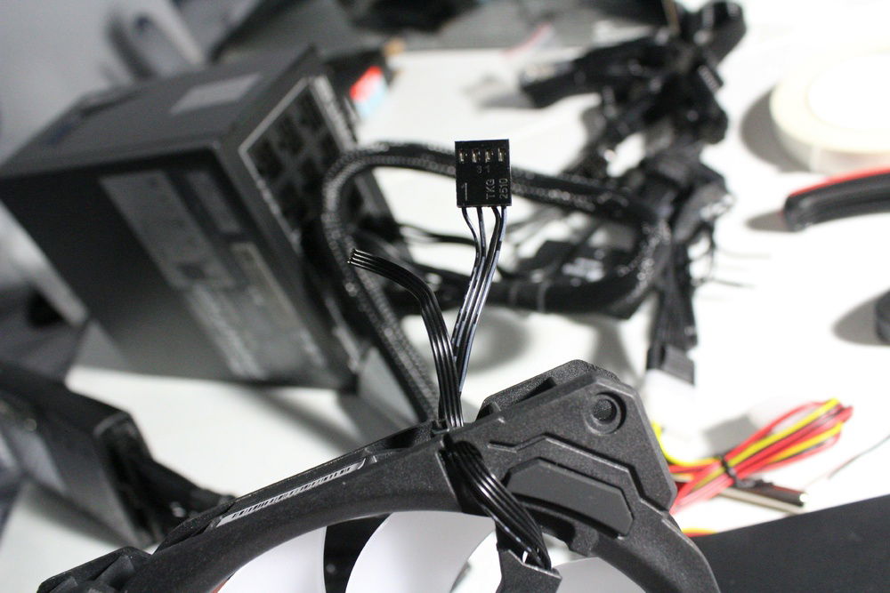 Modular PWM fan cable done for a Corsair LL fan.