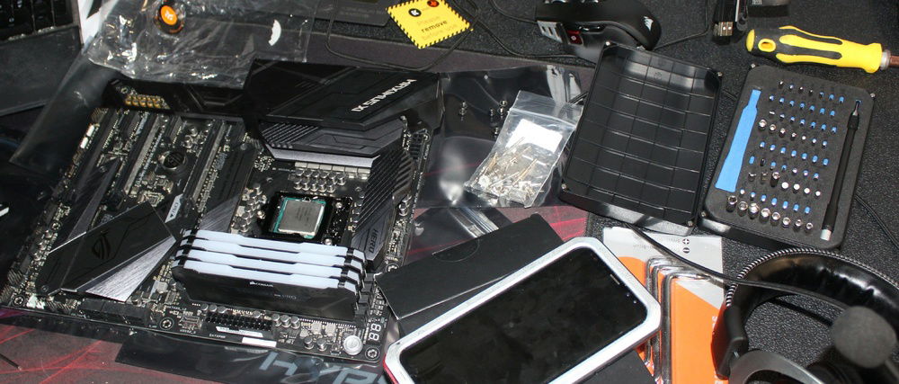 Cleaning and prepping the CPU for block mounting.