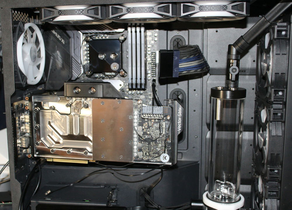 (Old Design) Initially tried for a vertical mount using the case's native vertical brackets but I didn't like the looks nor felt it was sufficiently secure for a water setup. Thing is simply loose and saggy in my opinion. Also this was the first and only attempt at vertical mount as I also use other PCI-E cards and using a dedicated vertical mount bracket is out of the question.