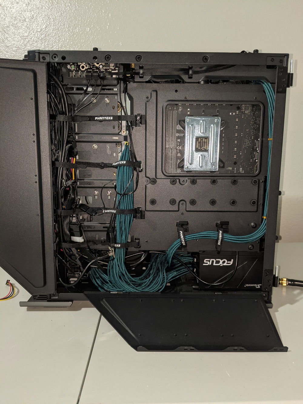 the glorious nest of cables