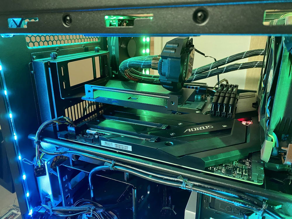 Cooler Master “vertical” mount installed.