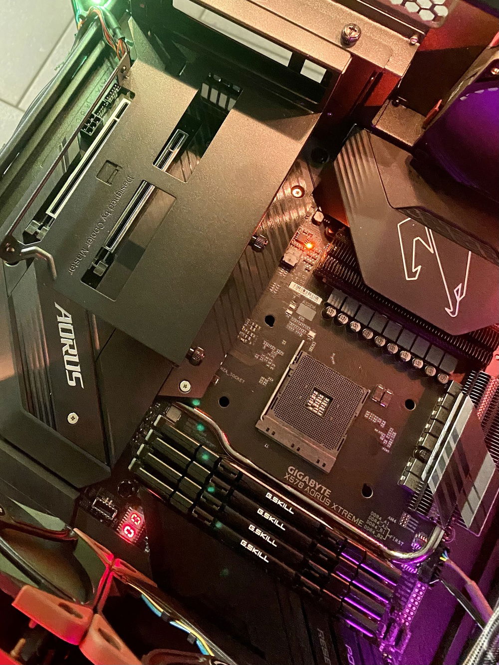 Cooler Master “vertical” mount installed.