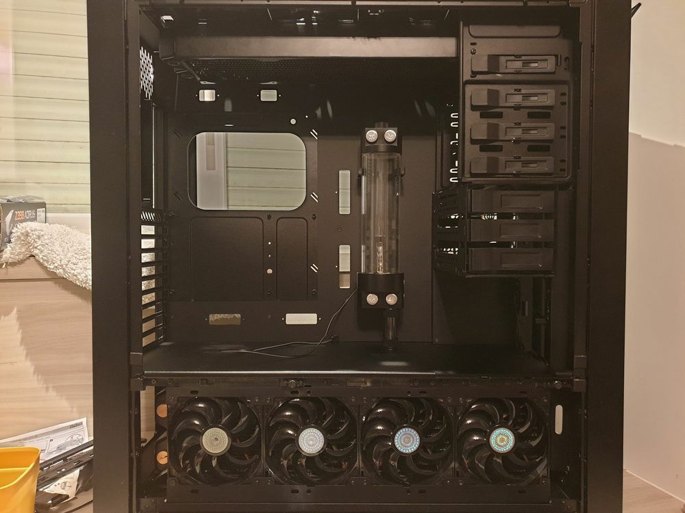 Bottom plate in with radiators