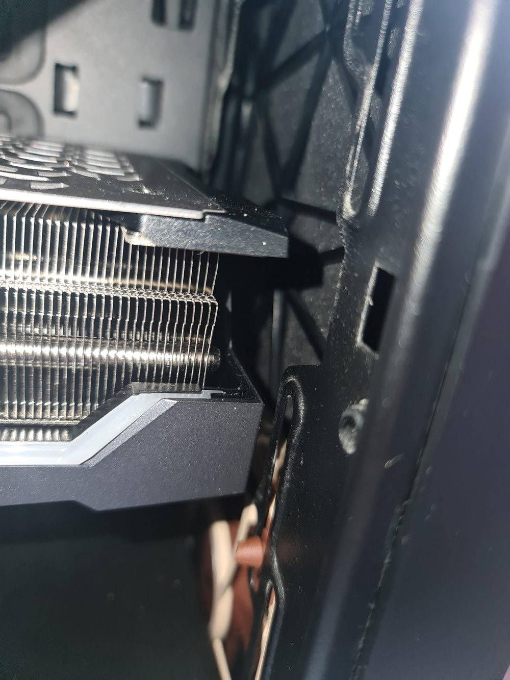 Despite its size the Meshify C can accommodate the largest GPUs on the market...