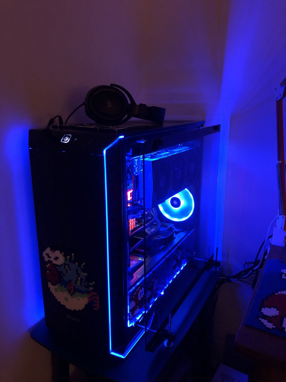 Beta Fish! Inverted Dark Base 700 with modded window and a vertically mounted RTX 3090 Suprim
