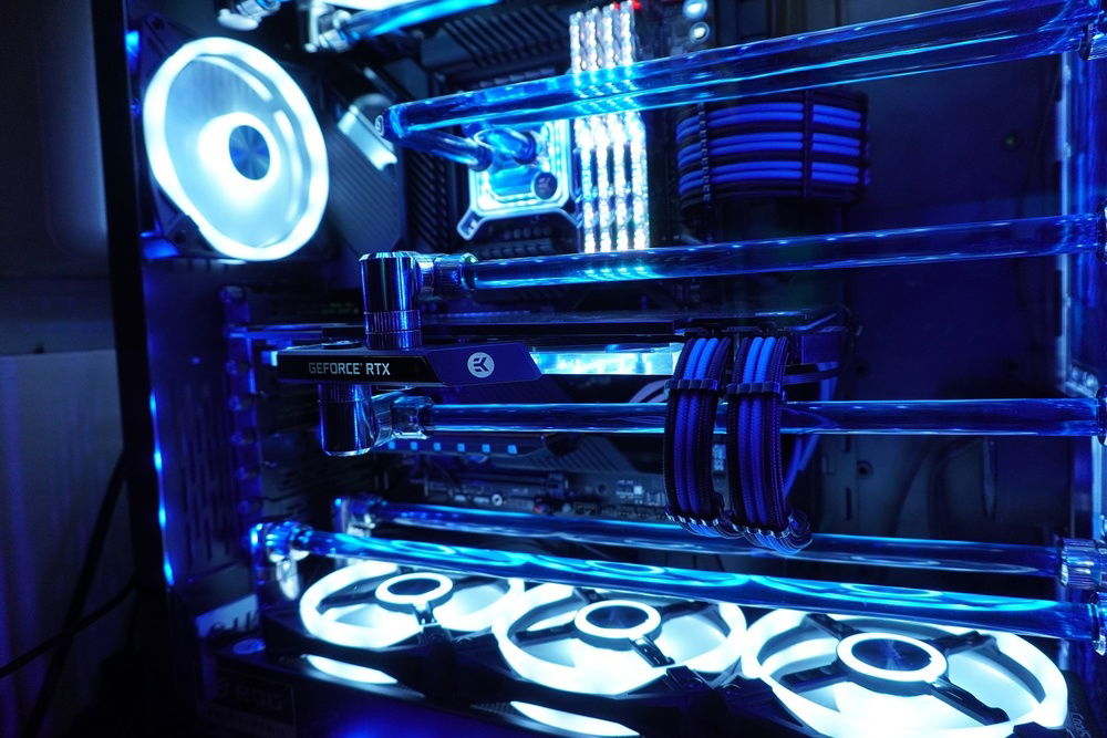 The EK Quantum fittings look great but the price adds up insanely quick