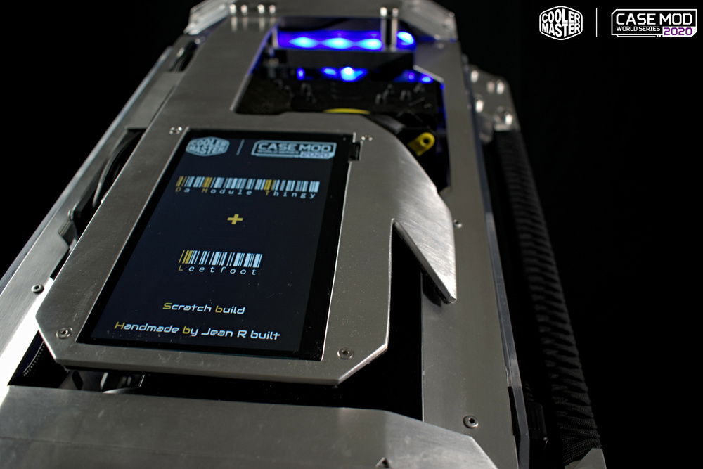 Here you can see the inside view of the LCD side of the case without the shell