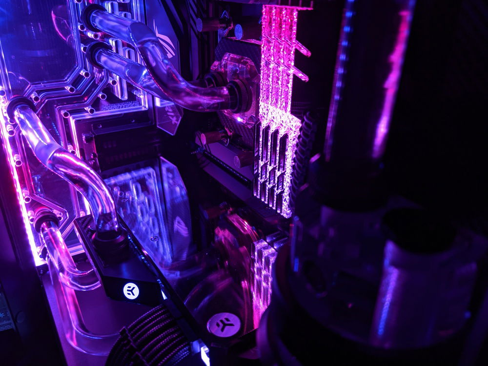 Added some carbon vinyl on the GPU water block