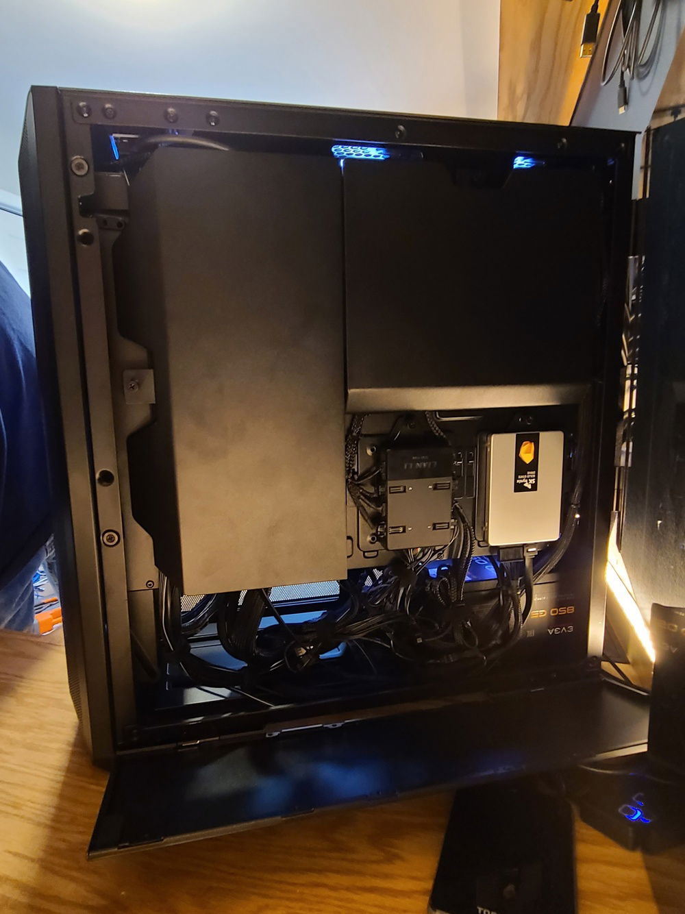 Rear cable management. Once my cablemod cables arrive I will clean it up more.