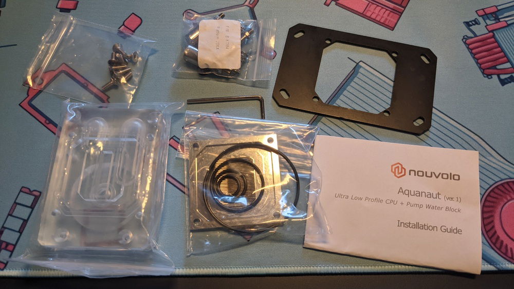 This is the Nouvolo Aquanaut block. This is a great solution if you want a low-profile CPU waterblock with DDC compatibility.