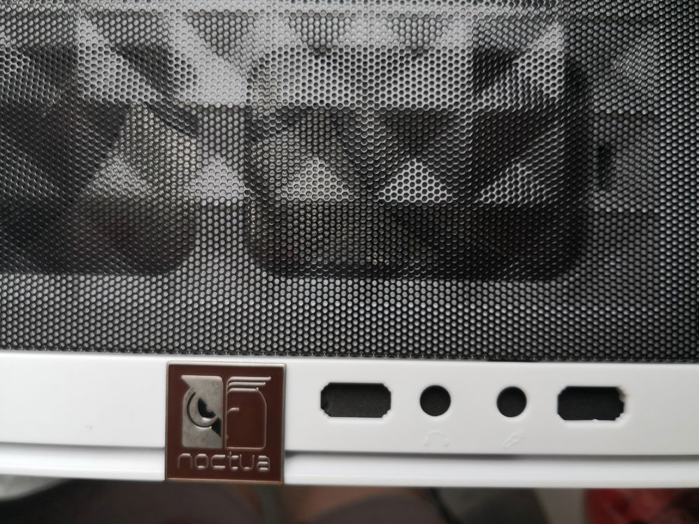 Front view of the foam closing the front I/O holes.