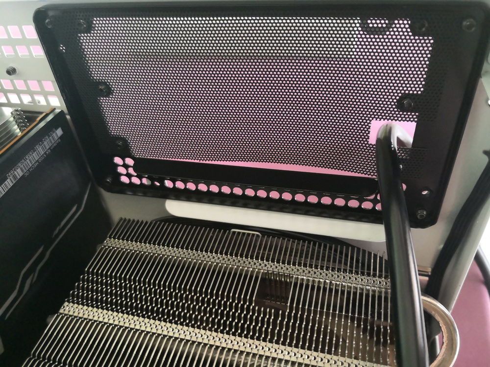 Another view of the rear. Sadly, the my cutting of the filter wasn't perfect, and resulted in a small gap at the bottom part. I decided that it was a minor issue, and didn't bother making it perfect.