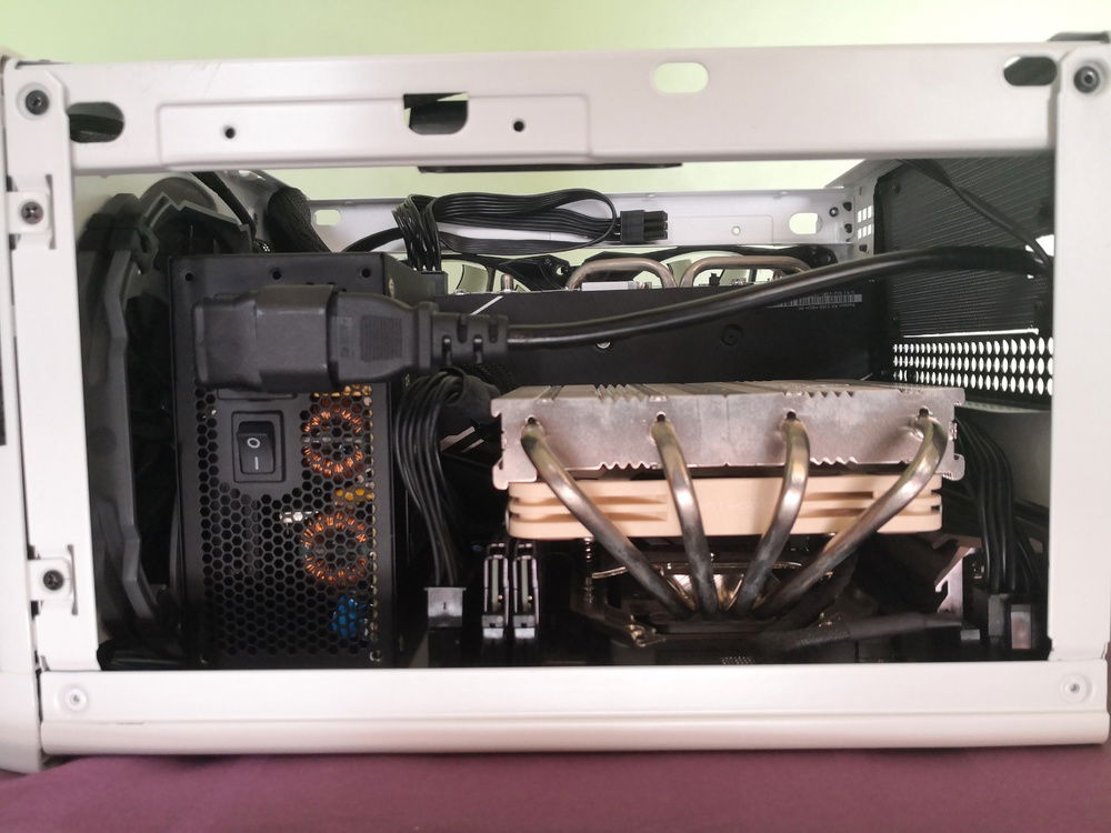 Side view of the final version of my Front PSU Mod.