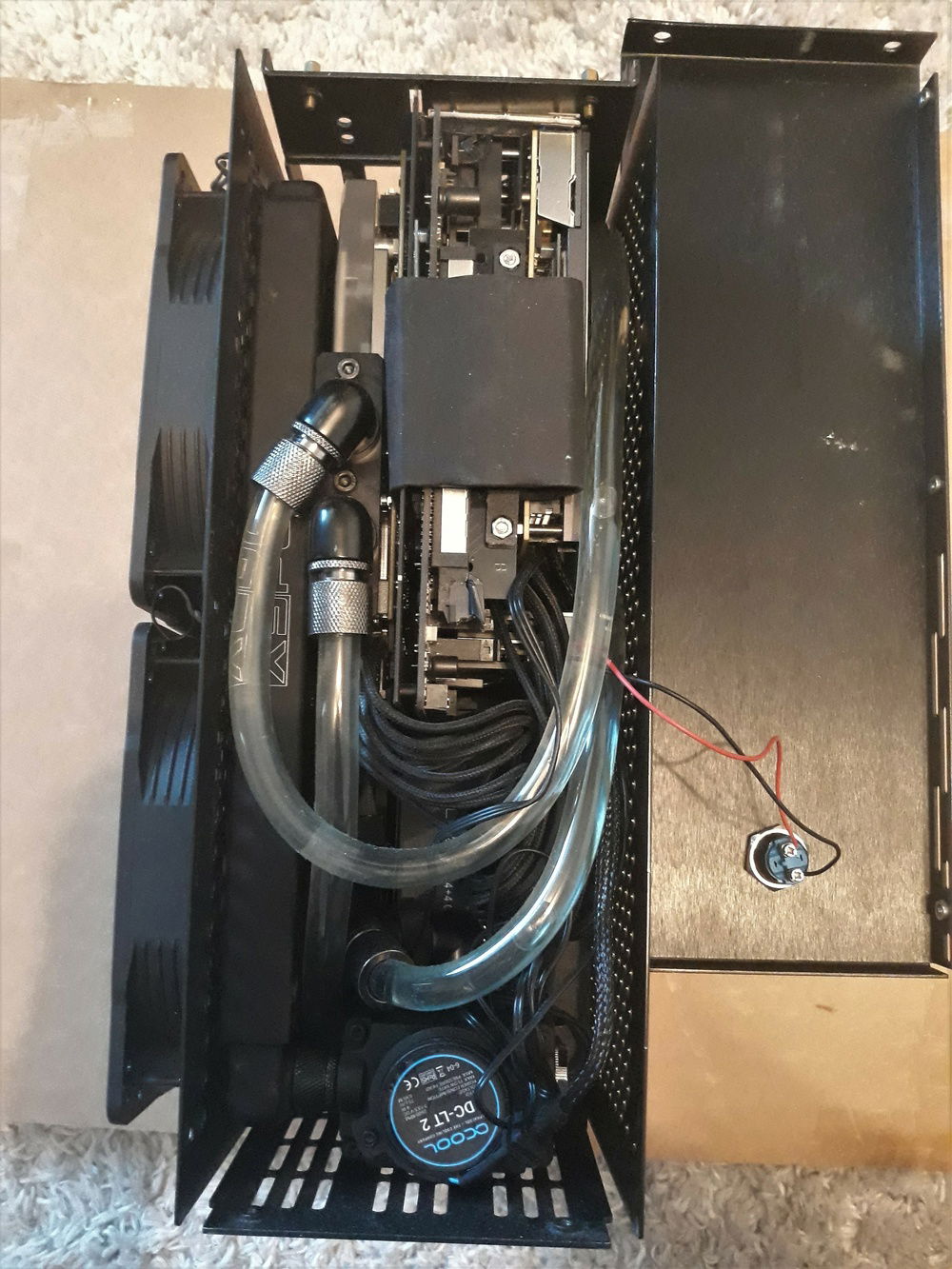 picture of the insides showing somewhat how the loop was done