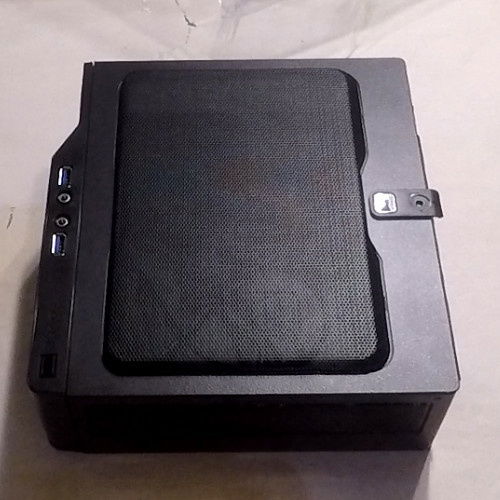 Casing: InWin Chopin. Bracket removed.