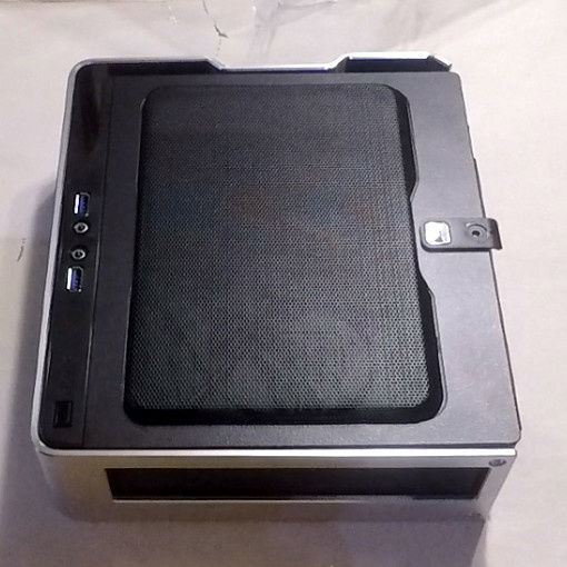 Casing: InWin Chopin. With bracket.