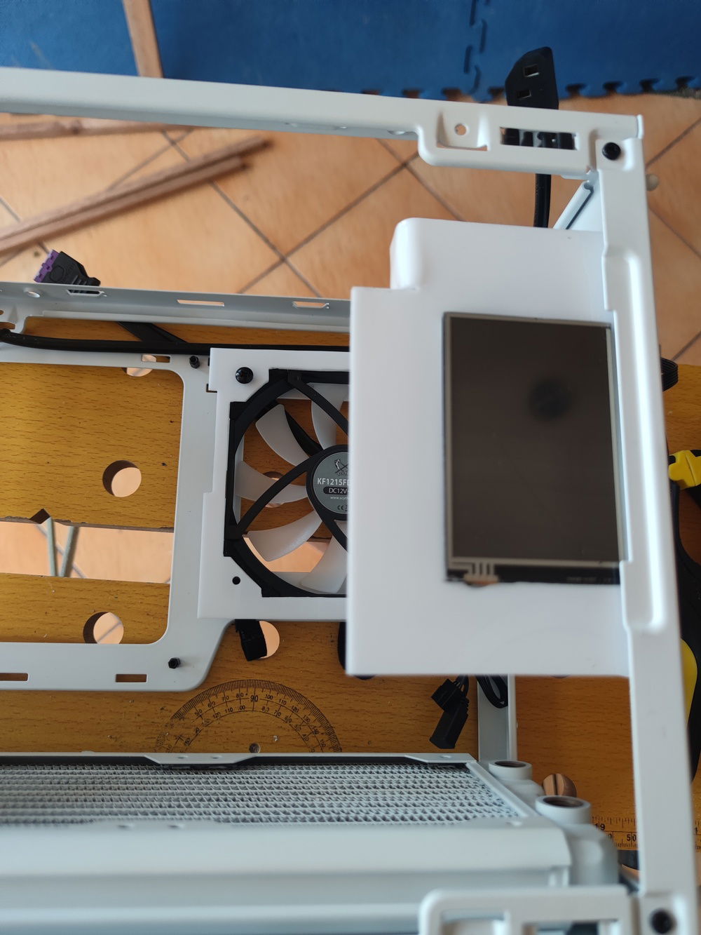 Front view of the shroud