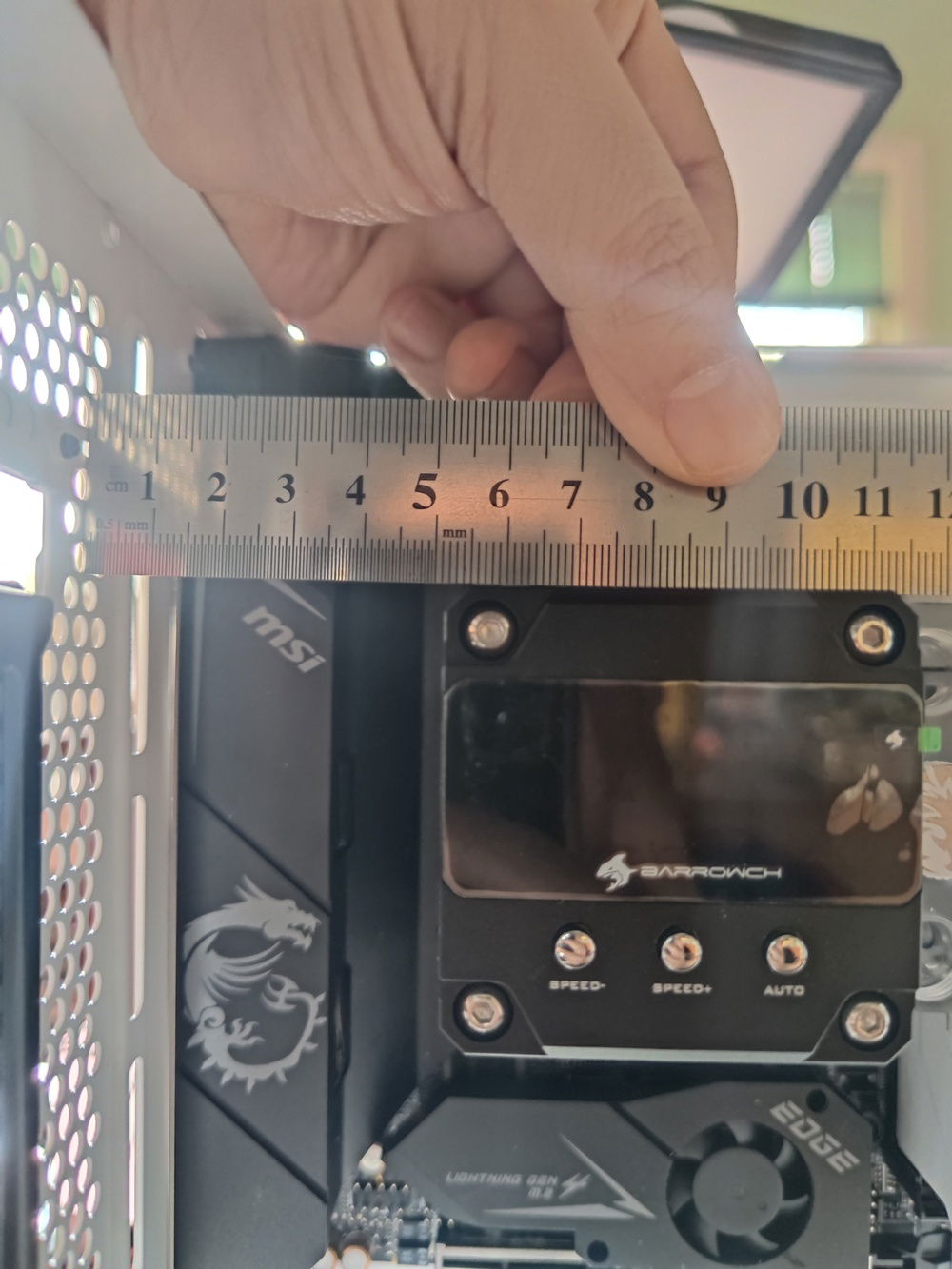 I also measured out the clearance I'd have for a 25mm thick, 92mm radiator plus fan combo, as well as the clearance for the tubing from the top radiator.