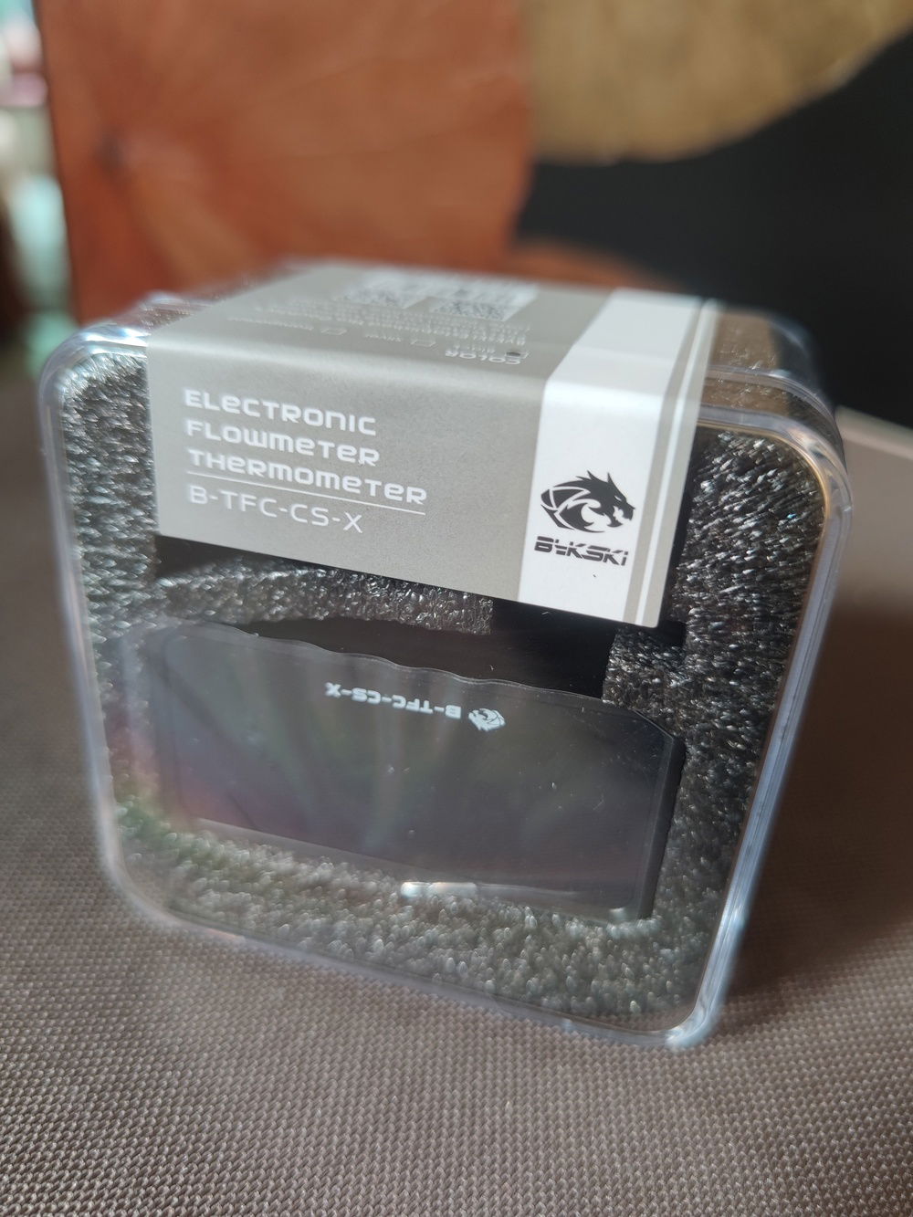Bykski flowmeter / thermometer.