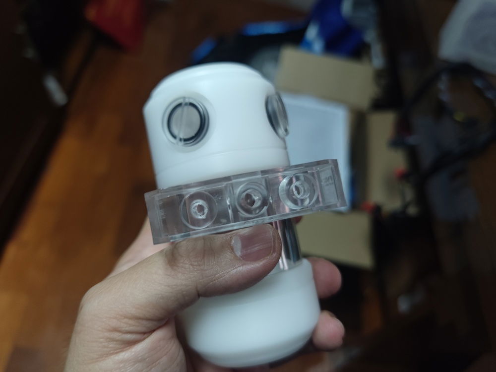 The reservoir choice was dictated by how much space was left between the GPU and the top radiator. The 100mm Reservoir from was perfect, if a tad tall for easy filling.