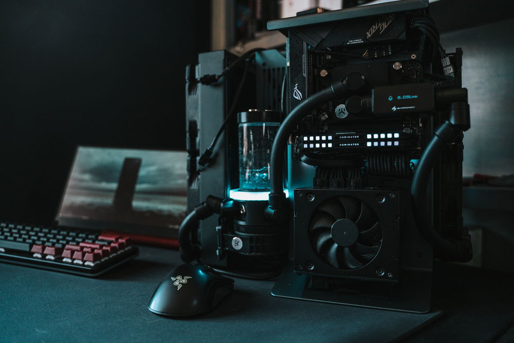 CPU side with OLED flow meter and cylinder D5 Pump/Res Combo