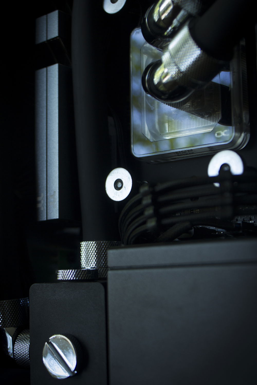 CPU Side (ToughRam, CPU water block, Pump and Reservoir)