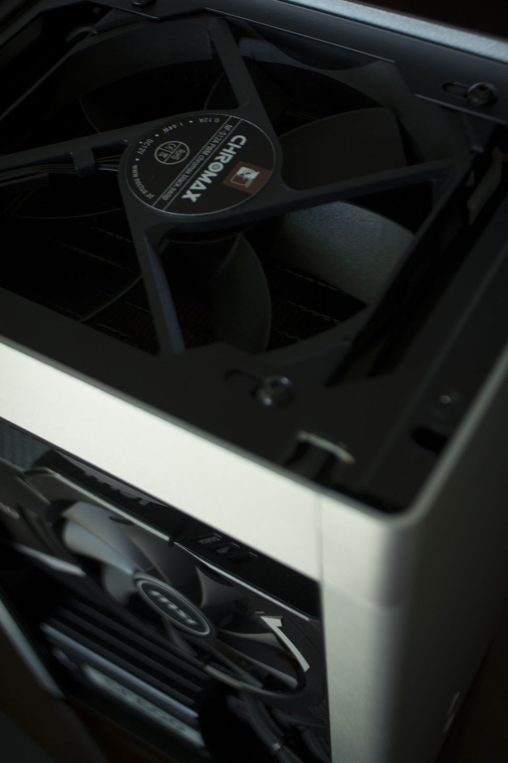 Top view (fan grill removed)