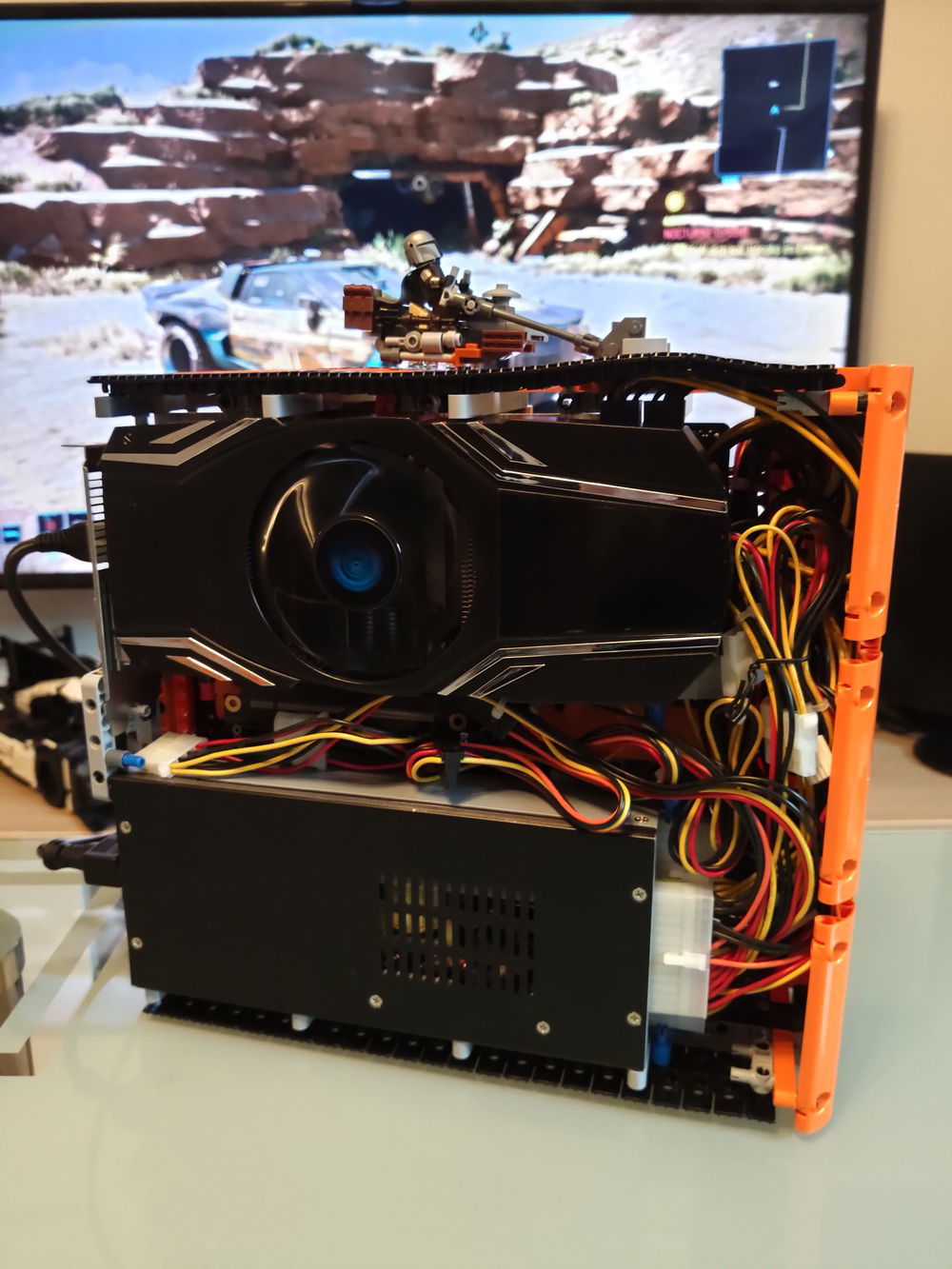 the mess without the cable cover^^