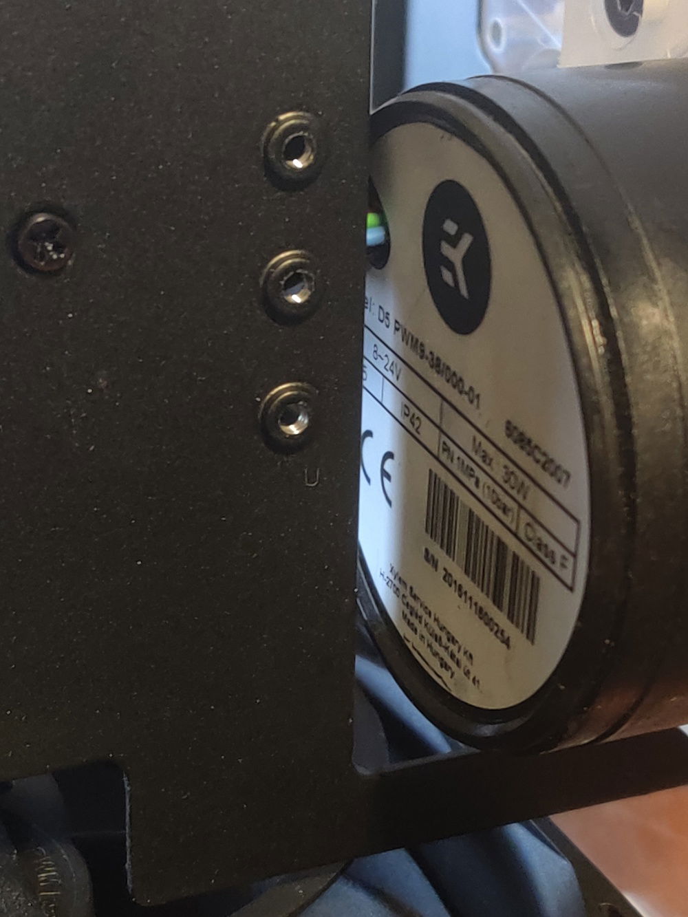 D5 pump mounted to the back of the front plate and it just BARELY fits. It's like the case was designed for it! (Narrator: it was).