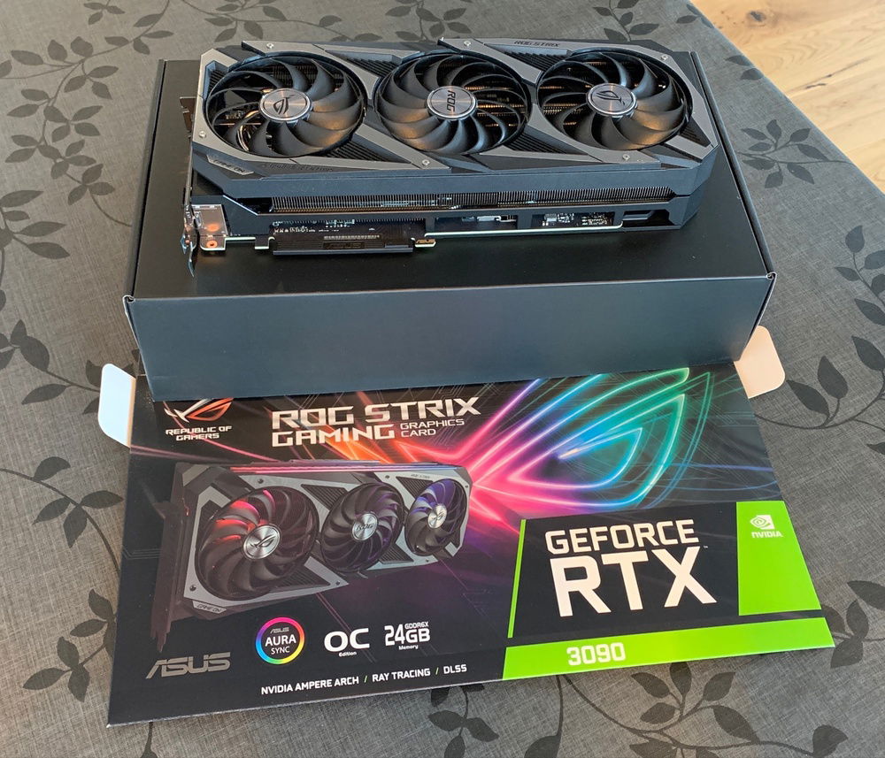 After three months the ordered ASUS Strix 3090 OC finally arrived