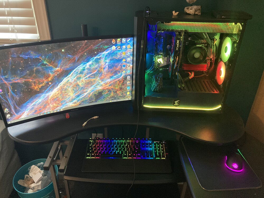 New 27” curved monitor, keyboard, and mouse.