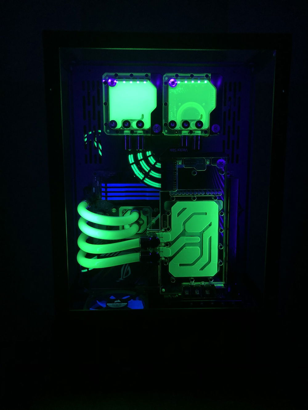 UV light on, perfect to use as table lamp when computer isn’t running. Got own switch at top next to power button