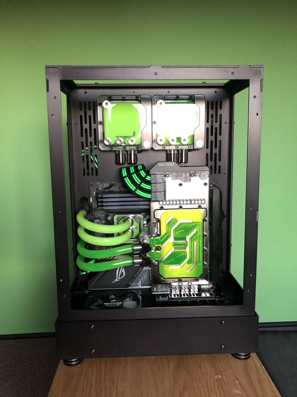 Unique case as it’s home design, full 4mm aluminium with 5mm acrylic screens.