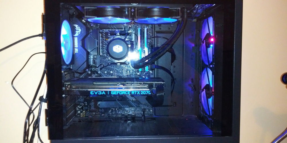 A look at the inside with the glass panel closed.