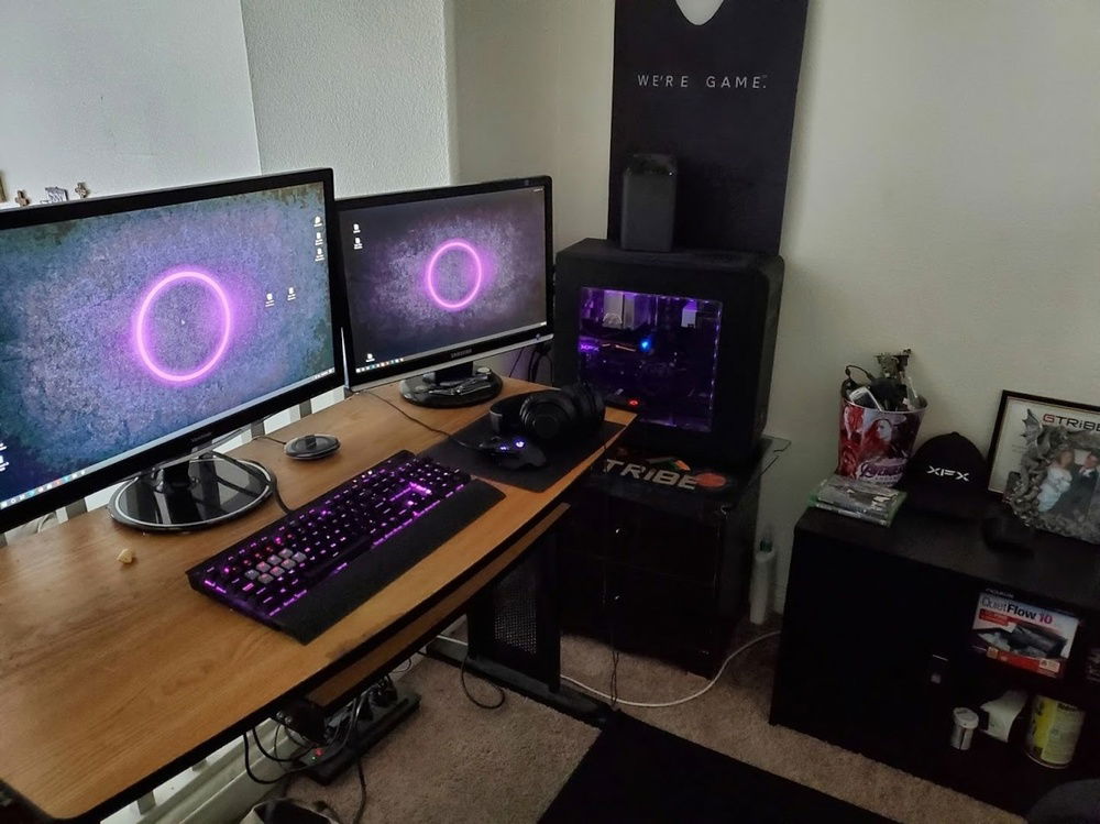 With My Samsung SyncMaster 226BW 22", I just got a replacement power adapter for the ViewSonic - VX2757. also Before I turned off the RGB. XD