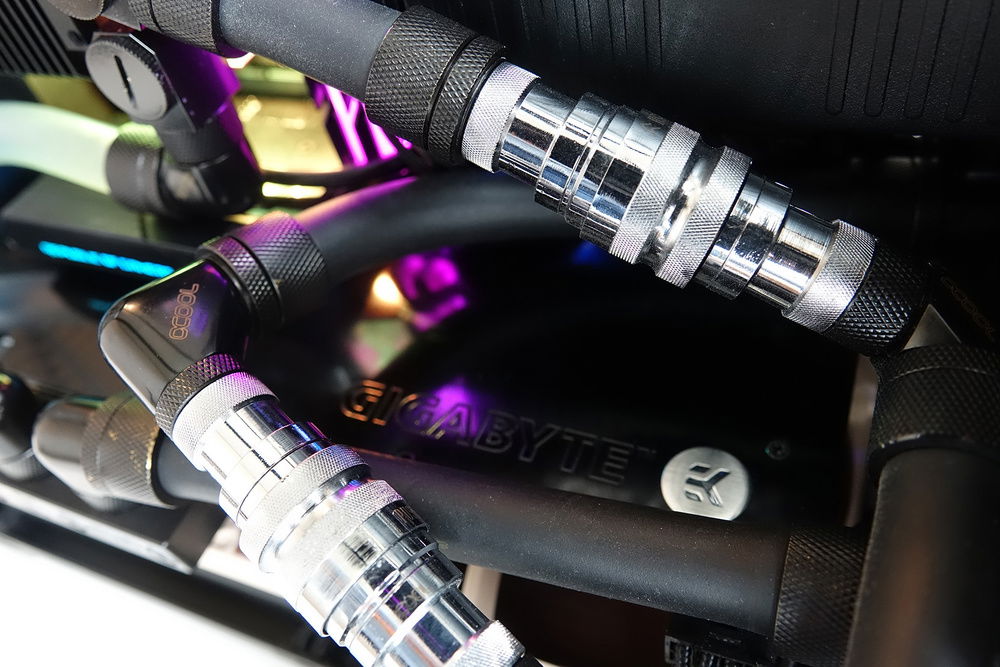 Gigabyte GTX 1070 G1 with EK Backplate