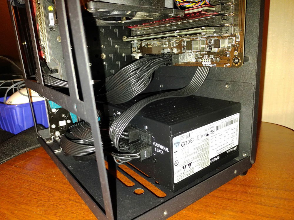 Low Quality picture of the new psu SF600 Gold
Picture of the last upgrade of the build