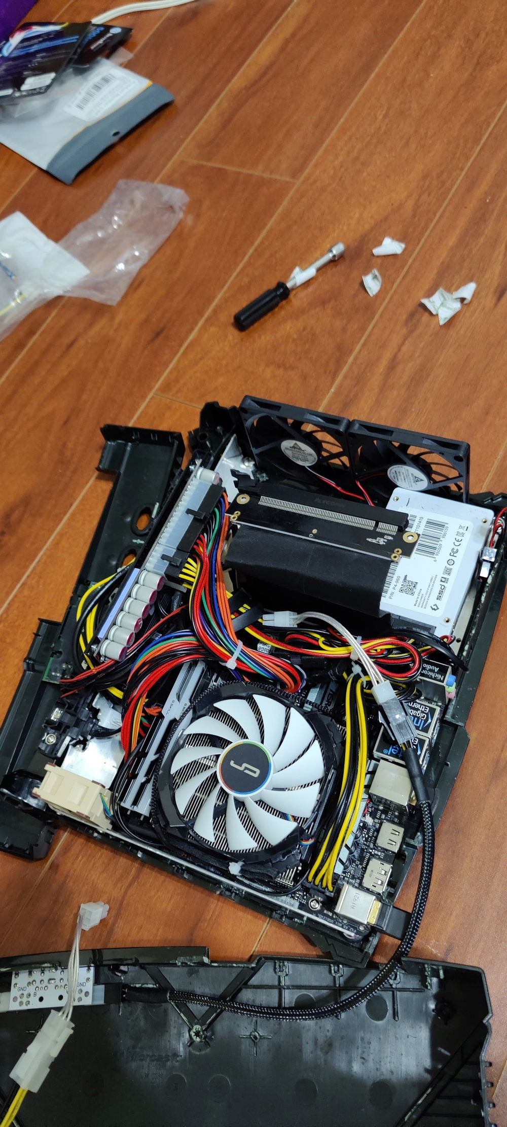 Without the GPU. A good look at what I'm dealing with cable management-wise.