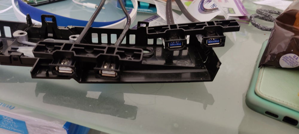 Controller ports done. Player 1 and 2 are USB 2.0 as they'll always have Hyperkin Dukes connected. 3 and 4 are USB 3.0 in case I want to use them as front panel USB.