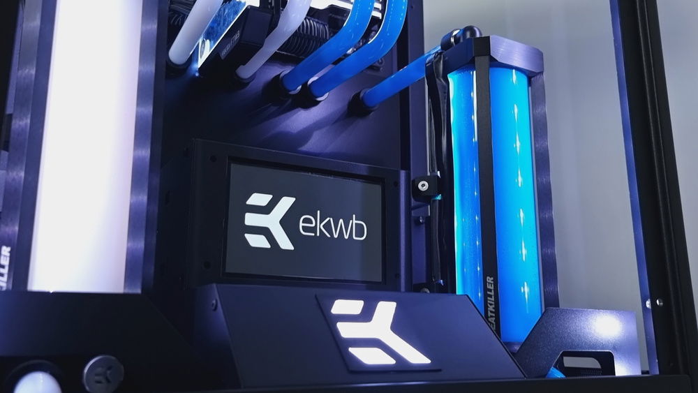 Reservoirs, custom screen and centre console, custom EKWB RGB logo