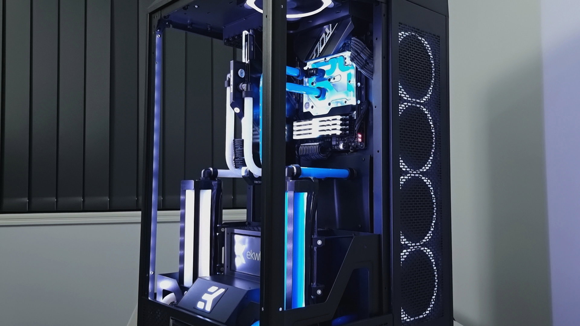 Huge Dual Custom Watercooled PC Front & Back! » builds.gg