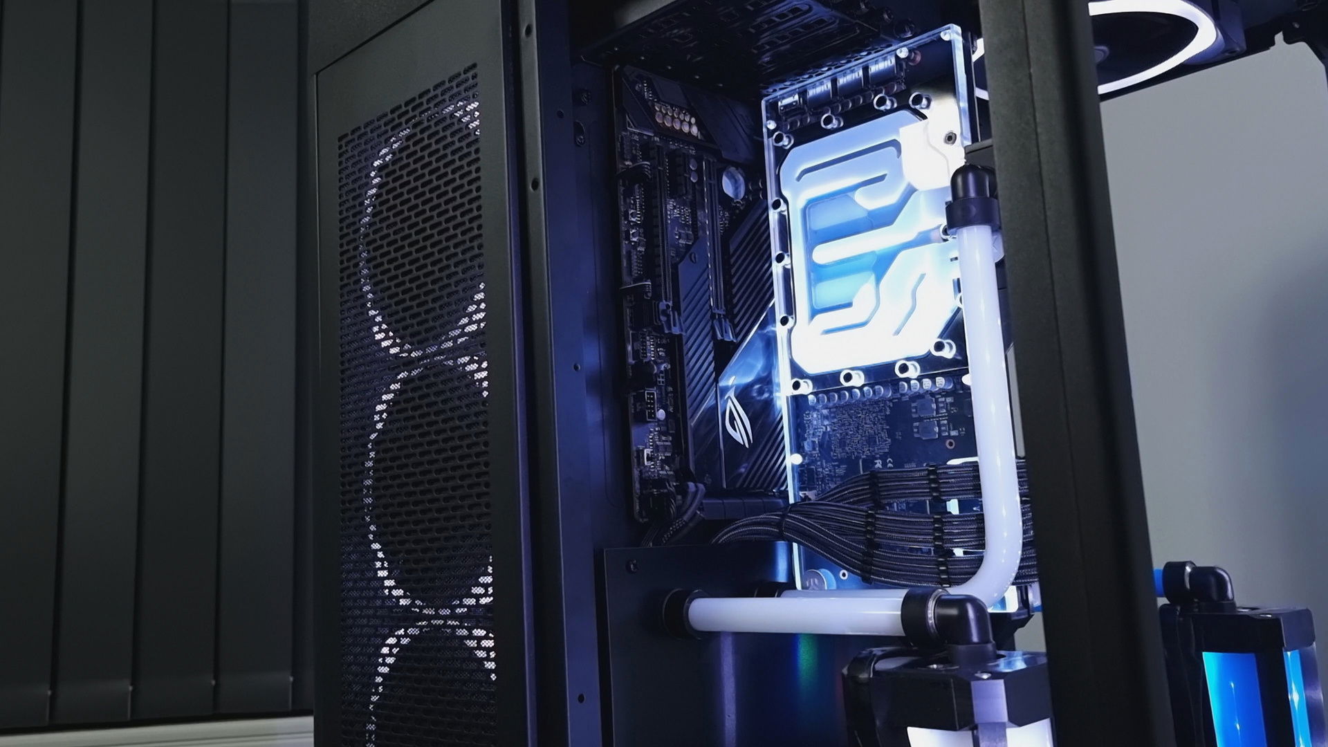 Huge Dual Custom Watercooled PC Front & Back! » builds.gg