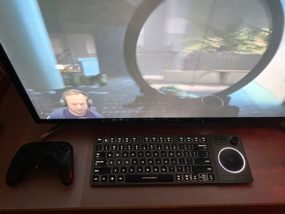 K83 Wireless Keyboard and Switch Pro Controller