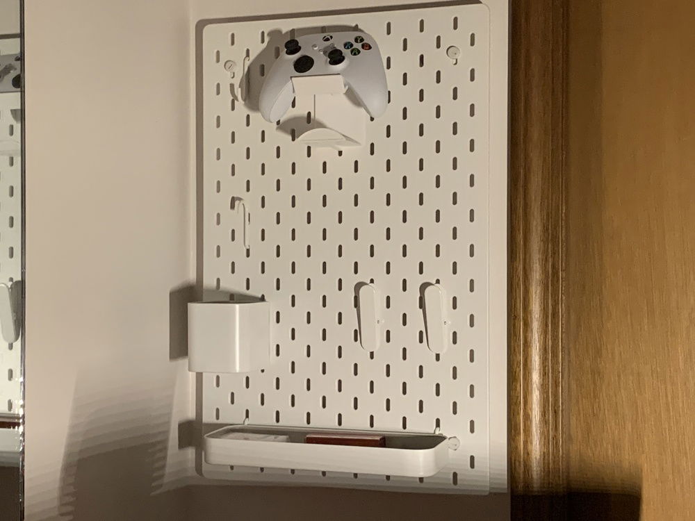 Skadis Pegboard with Xbox Series X controller