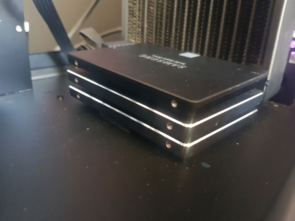 SSD mounting solution