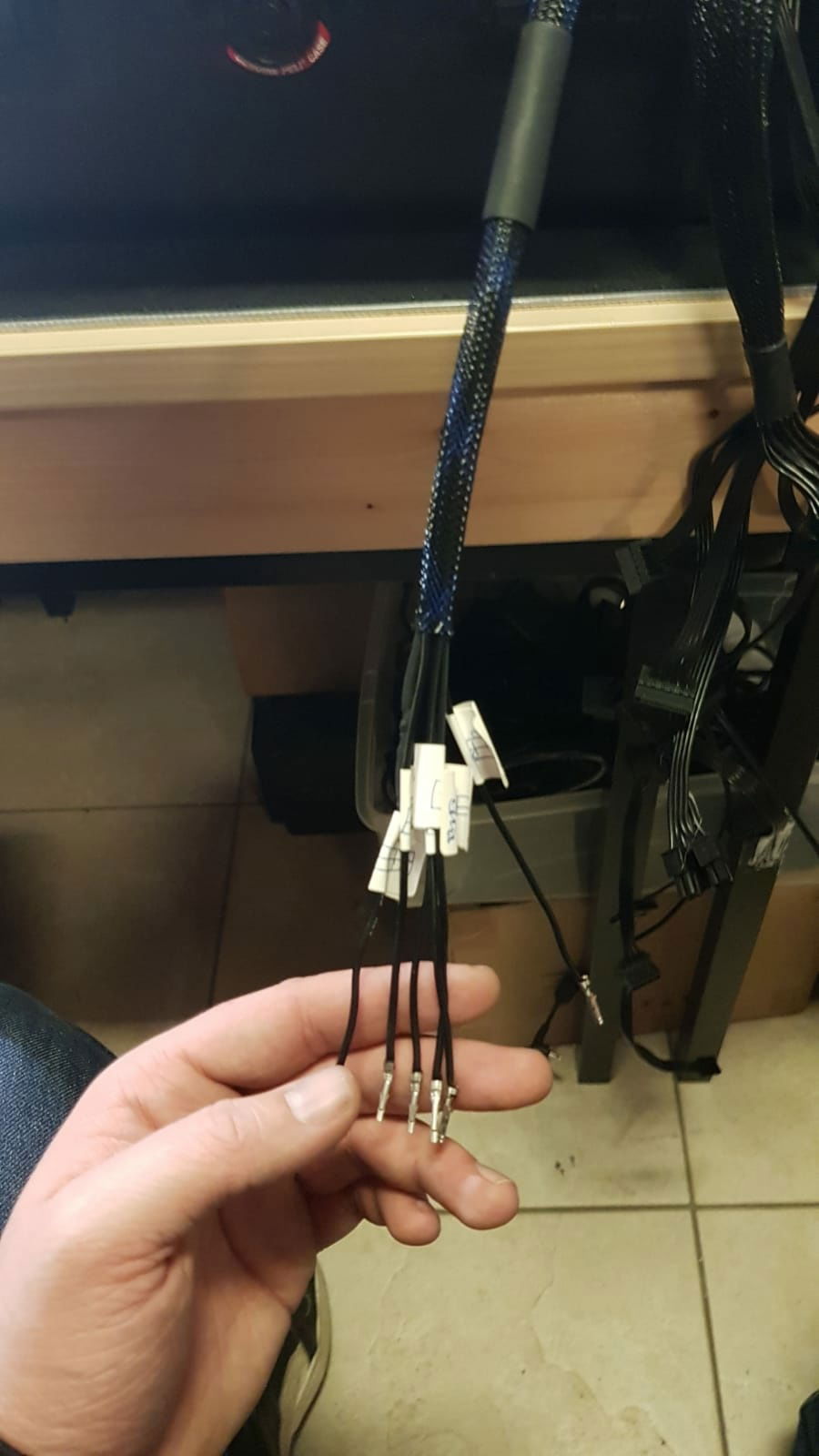 Sleeving the 8-Pin PCIE