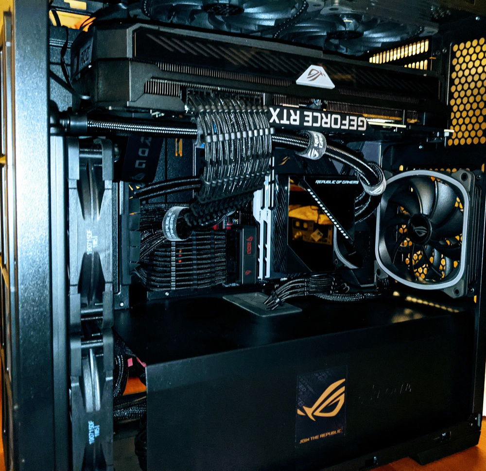 Inside case details FRONT_02