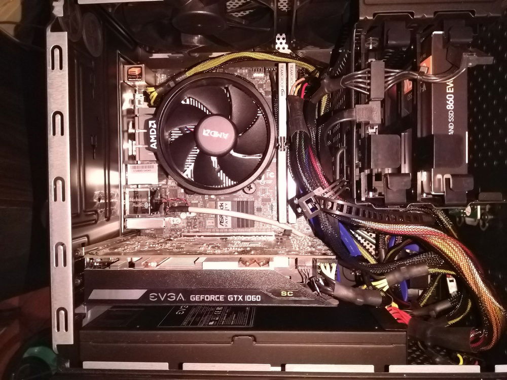 Tight quarters in there. No cable management options.