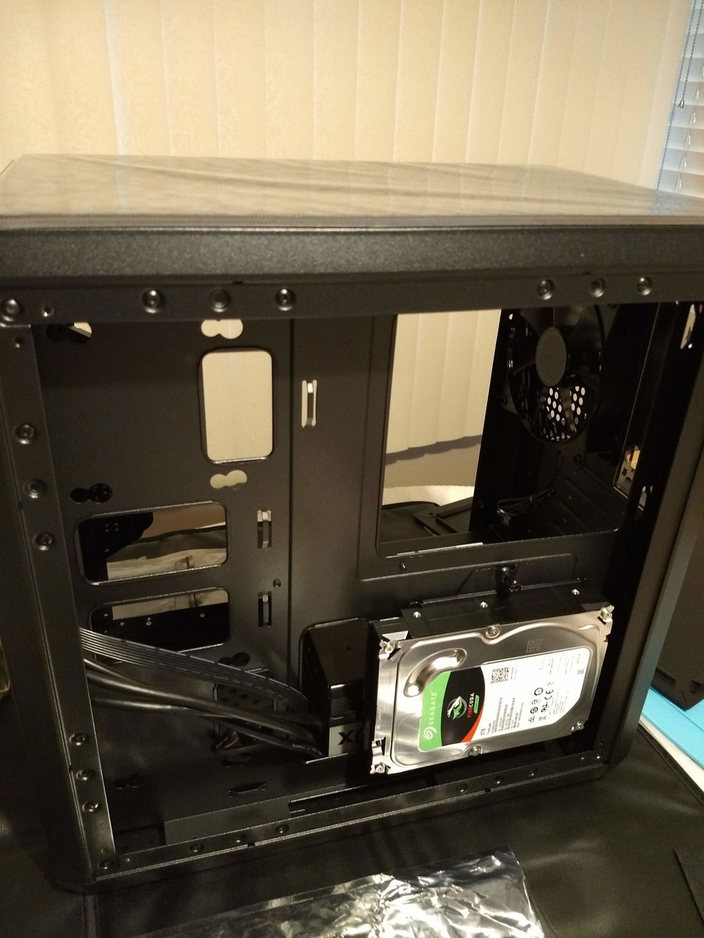 Mounted Seagate FireCuda SSHD.